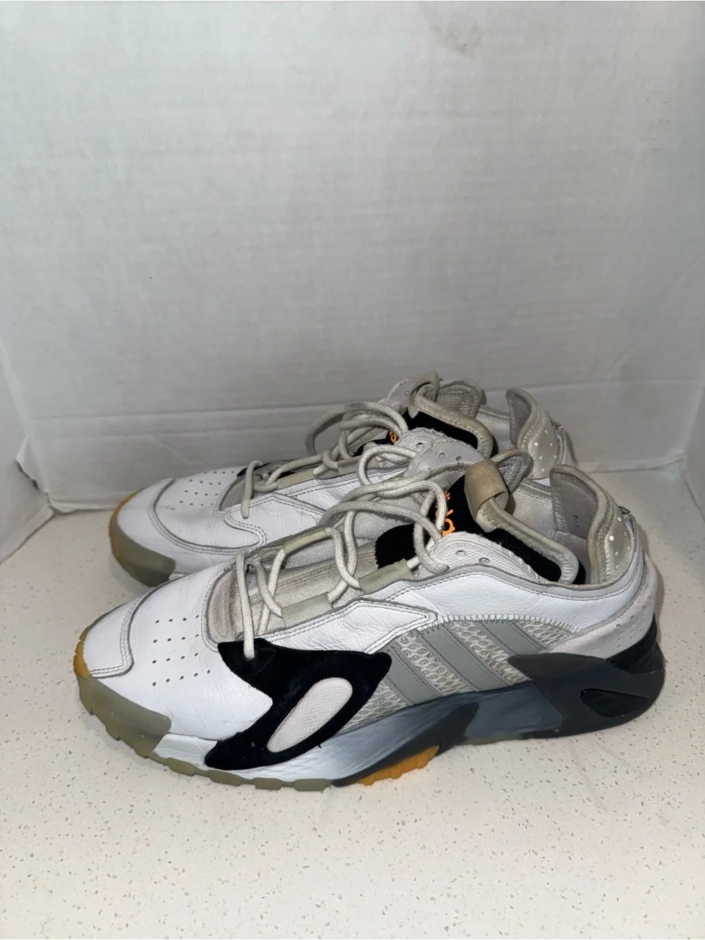 adidas Men's White and Gray Retro Runner Sneakers